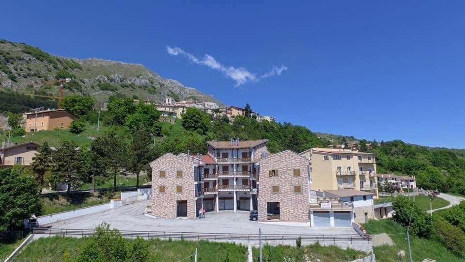 Апартаменти Attico E Super Attico Panoramico Рокка-ді-Камбіо Екстер'єр фото