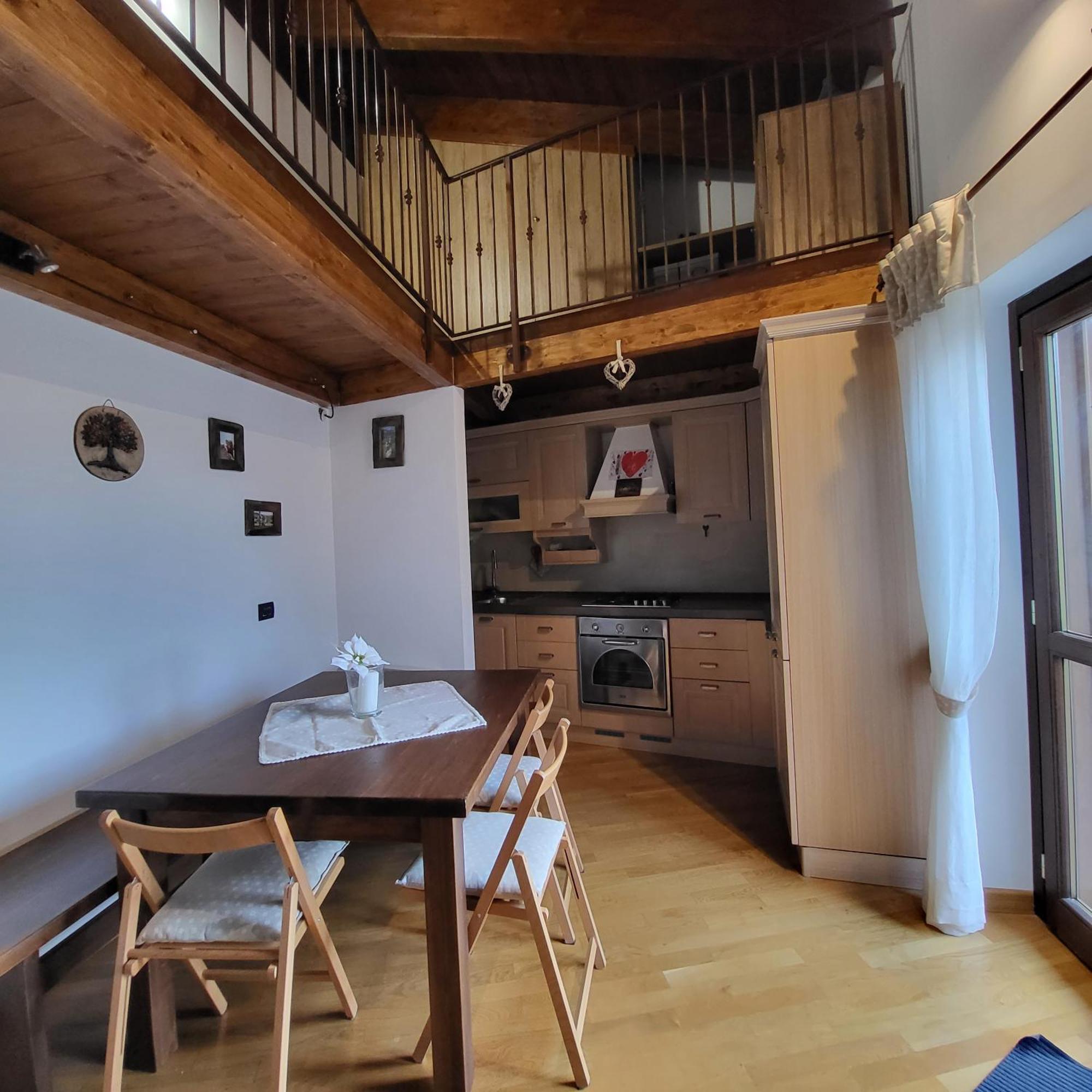 Апартаменти Attico E Super Attico Panoramico Рокка-ді-Камбіо Екстер'єр фото